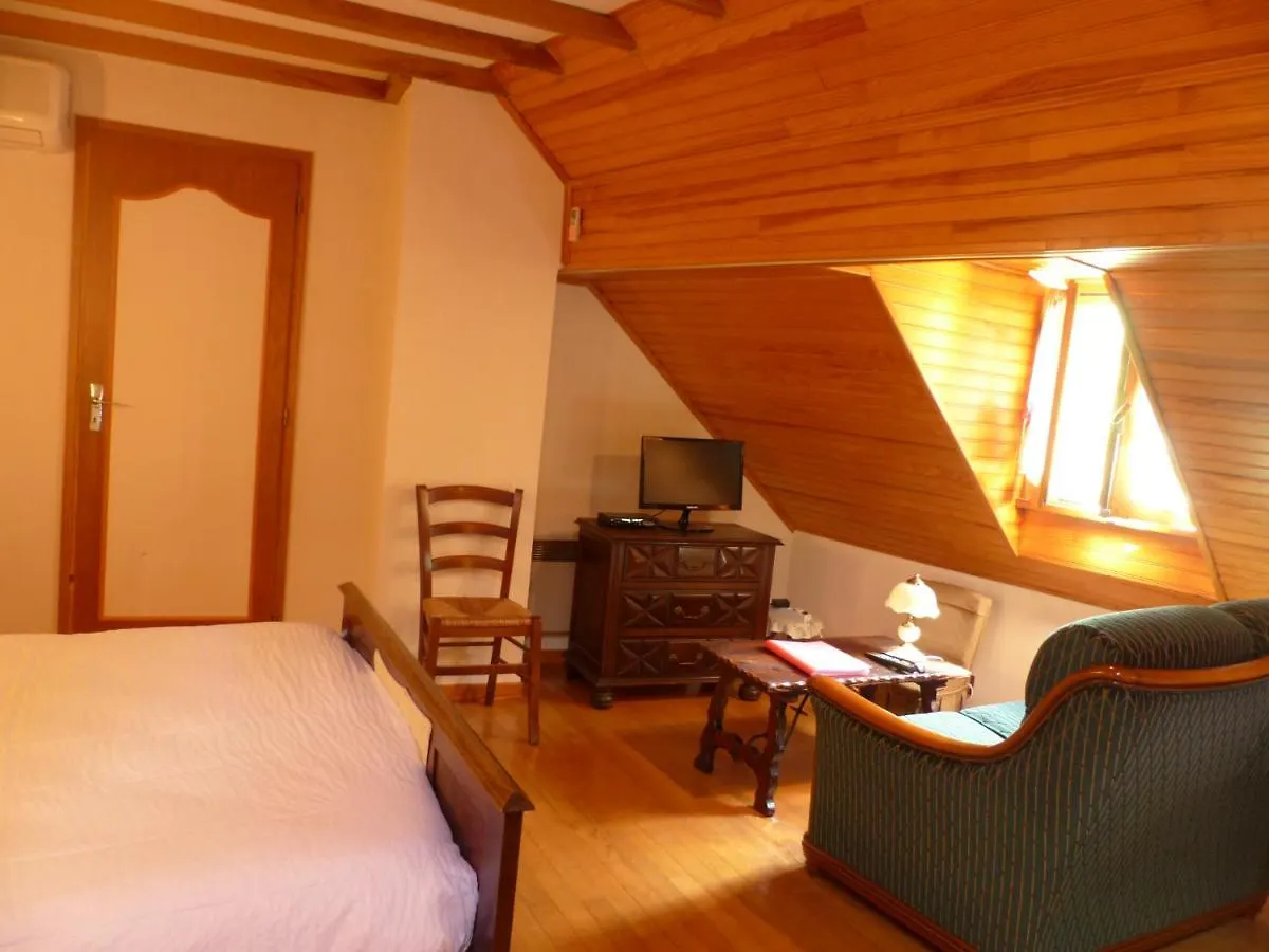 La Bouigane Bed & Breakfast Saint-Lary  0*, Saint-Lary (Ariege)